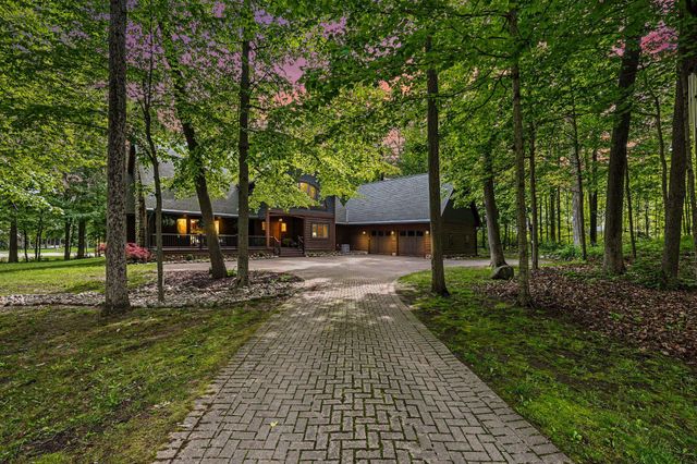 2515 Southwoods Trail, Ann Arbor, MI 48108