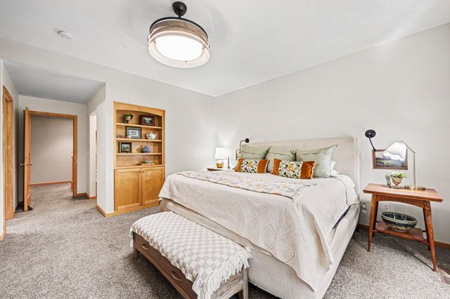 2515 Southwoods Trail, Ann Arbor, MI 48108