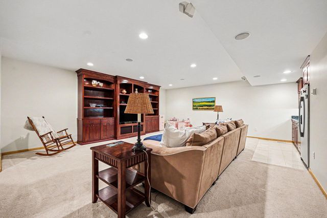 2515 Southwoods Trail, Ann Arbor, MI 48108