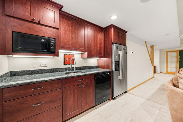 2515 Southwoods Trail, Ann Arbor, MI 48108