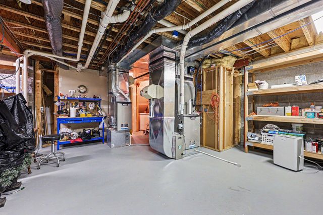 2515 Southwoods Trail, Ann Arbor, MI 48108