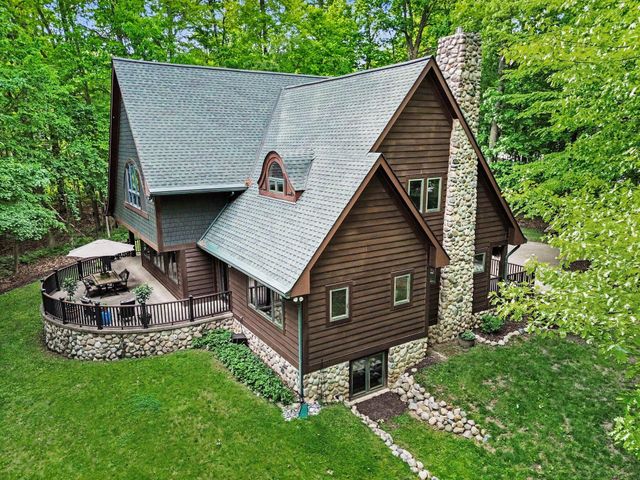 2515 Southwoods Trail, Ann Arbor, MI 48108