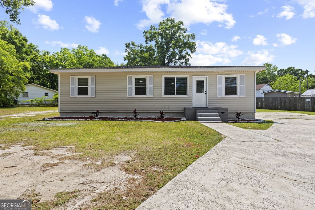 237 Suzanne Drive, Warner Robins, GA 31093