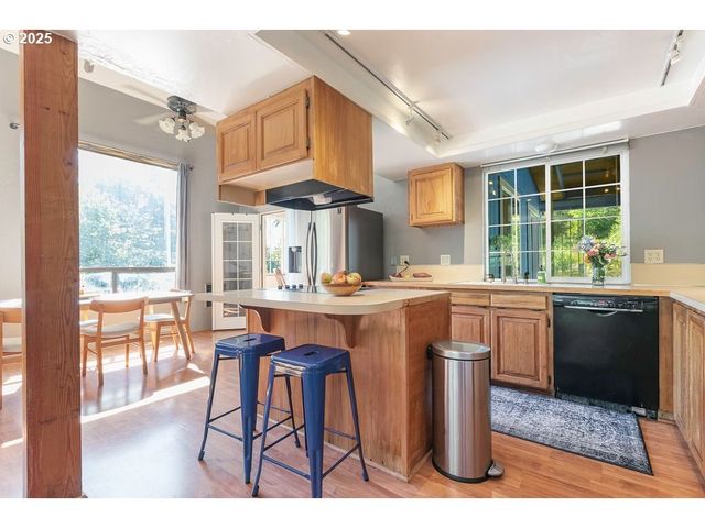 2524 Se MANNTHEY Rd, Corbett, OR 97019