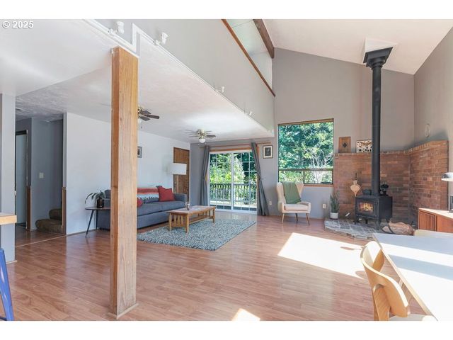 2524 Se MANNTHEY Rd, Corbett, OR 97019