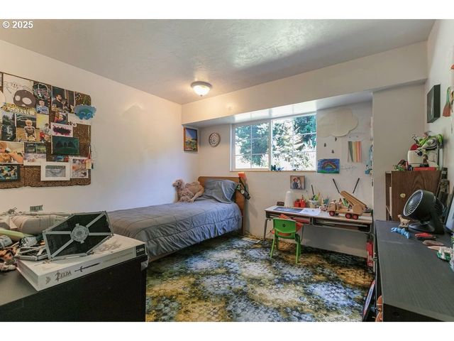 2524 Se MANNTHEY Rd, Corbett, OR 97019