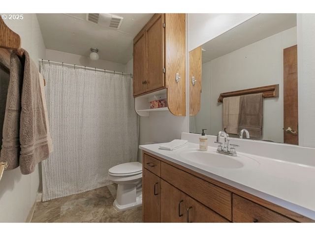 2524 Se MANNTHEY Rd, Corbett, OR 97019