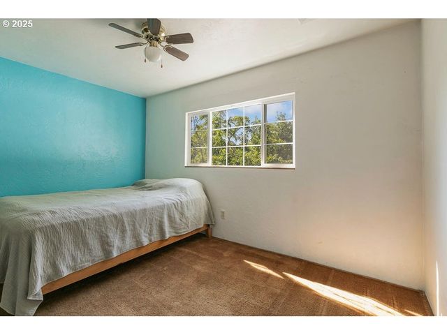 2524 Se MANNTHEY Rd, Corbett, OR 97019