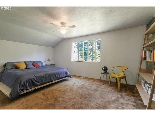 2524 Se MANNTHEY Rd, Corbett, OR 97019