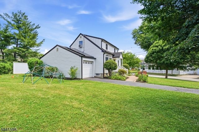 52 Hamilton St, Madison Boro, NJ 07940