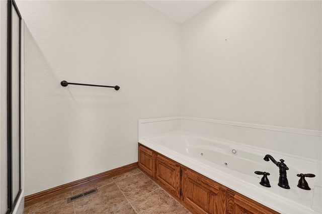 24 Kirby Drive, Bella Vista, AR 72714