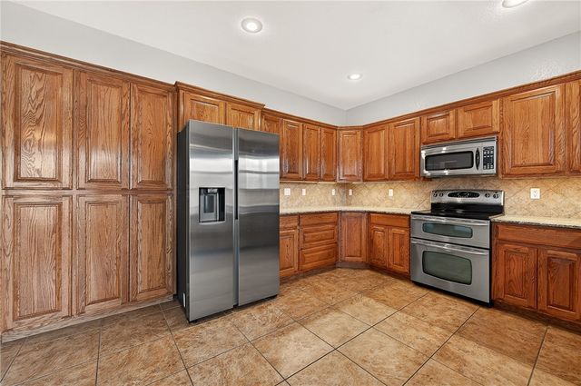 24 Kirby Drive, Bella Vista, AR 72714