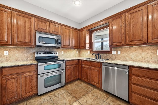 24 Kirby Drive, Bella Vista, AR 72714