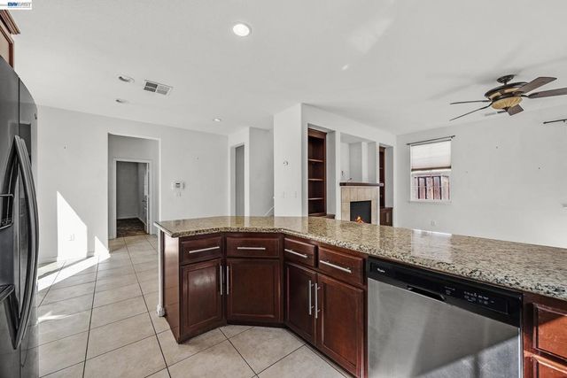 576 Herb White Way, Pittsburg, CA 94565