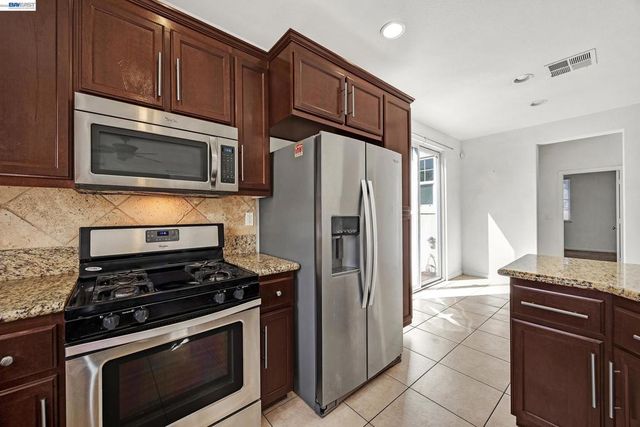 576 Herb White Way, Pittsburg, CA 94565