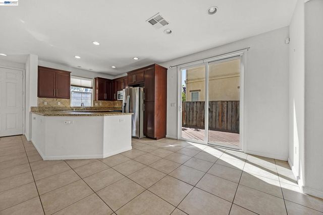 576 Herb White Way, Pittsburg, CA 94565