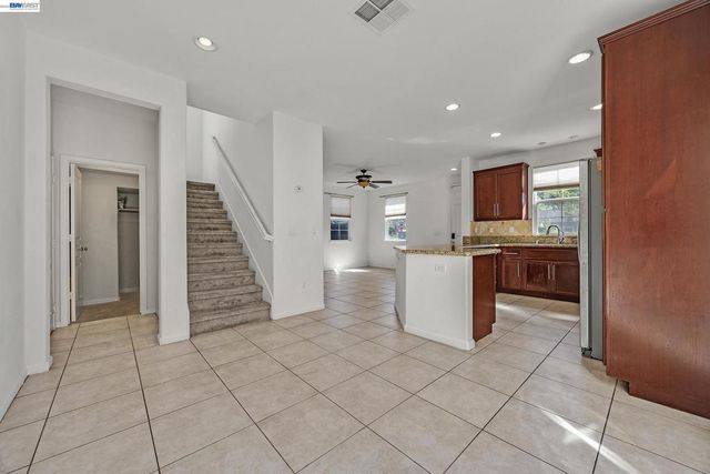 576 Herb White Way, Pittsburg, CA 94565