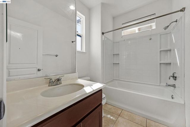 576 Herb White Way, Pittsburg, CA 94565