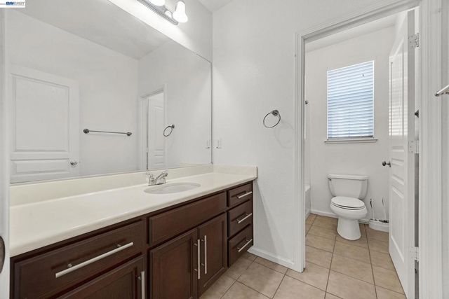 576 Herb White Way, Pittsburg, CA 94565