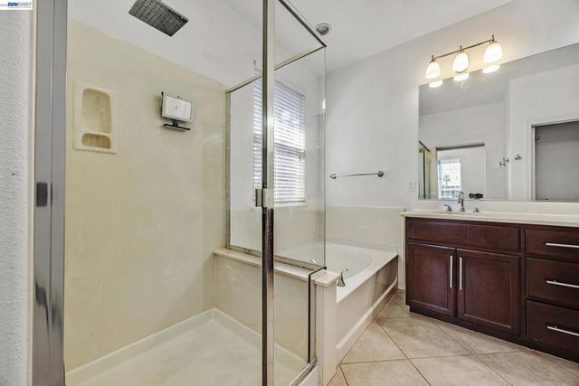 576 Herb White Way, Pittsburg, CA 94565