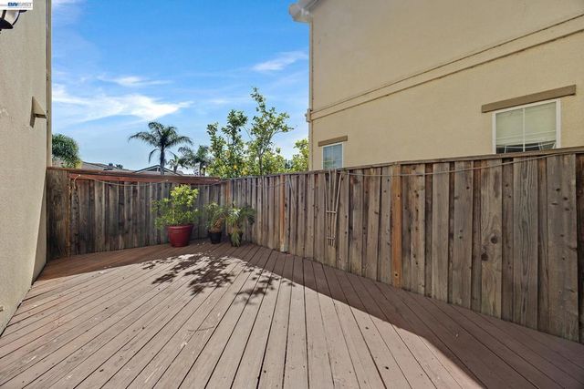 576 Herb White Way, Pittsburg, CA 94565