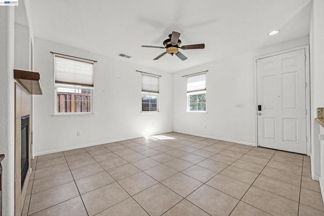 576 Herb White Way, Pittsburg, CA 94565