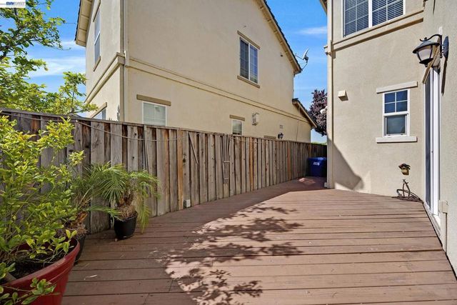 576 Herb White Way, Pittsburg, CA 94565