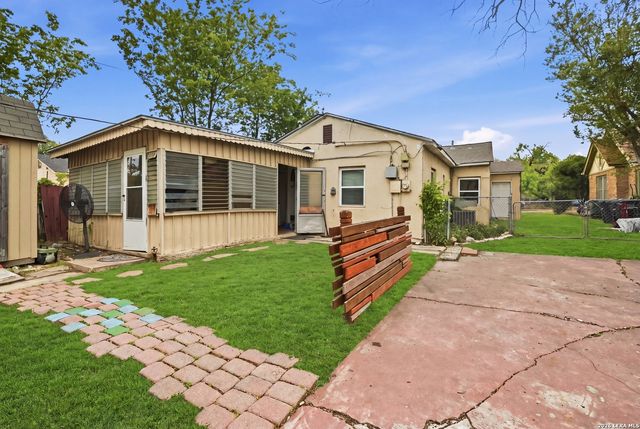 1938 W Kings Hwy, San Antonio, TX 78201