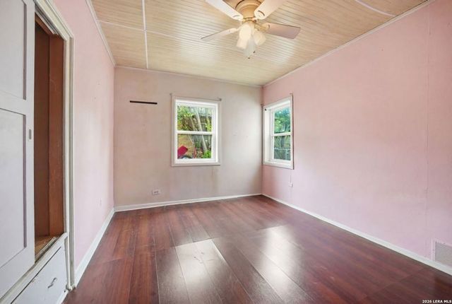 1938 W Kings Hwy, San Antonio, TX 78201