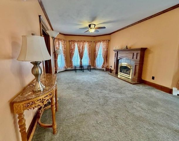 1214 Laurel Avenue, Janesville, WI 53548