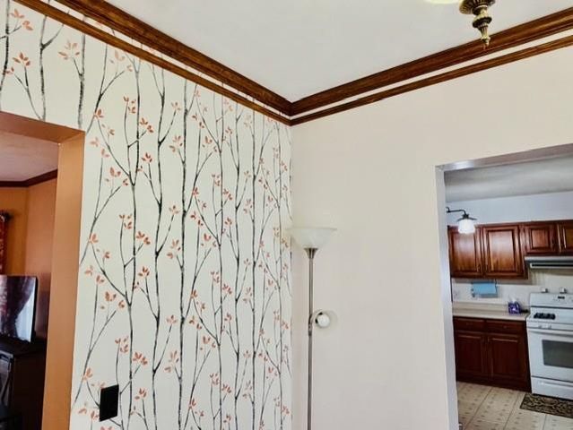 1214 Laurel Avenue, Janesville, WI 53548