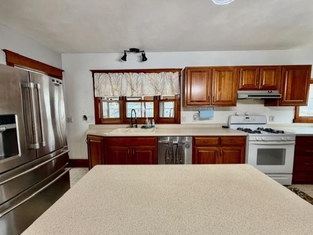1214 Laurel Avenue, Janesville, WI 53548