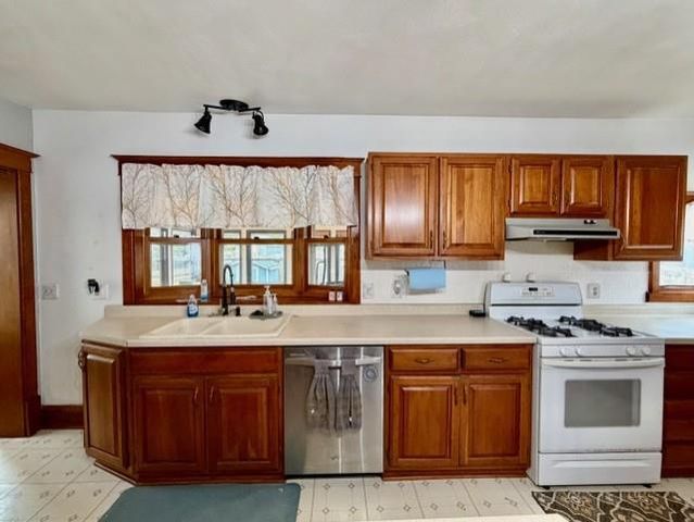 1214 Laurel Avenue, Janesville, WI 53548