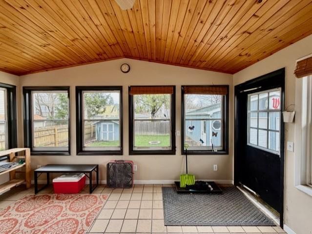 1214 Laurel Avenue, Janesville, WI 53548