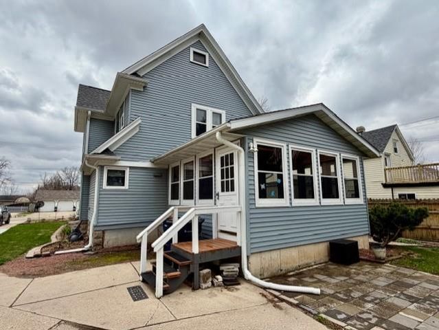 1214 Laurel Avenue, Janesville, WI 53548
