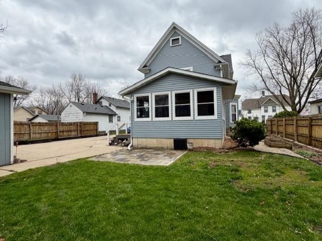 1214 Laurel Avenue, Janesville, WI 53548