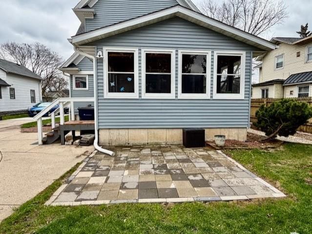 1214 Laurel Avenue, Janesville, WI 53548