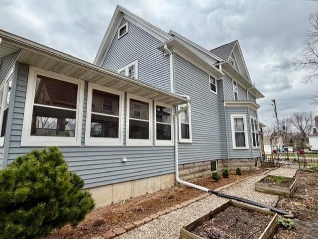 1214 Laurel Avenue, Janesville, WI 53548