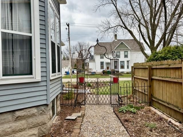 1214 Laurel Avenue, Janesville, WI 53548