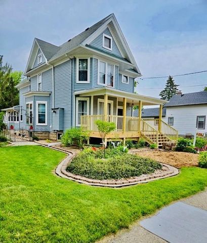 1214 Laurel Avenue, Janesville, WI 53548