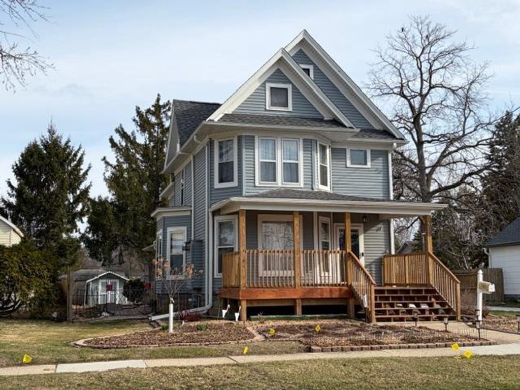 1214 Laurel Avenue, Janesville, WI 53548