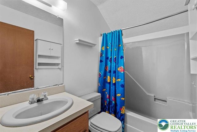 117 Manchester Drive, Lehman Twp, PA 18324