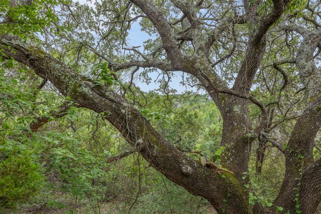 8503 Talon CIR, Lago Vista, TX 78645