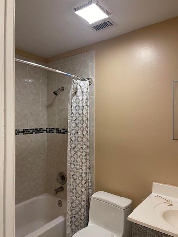 940 W 36th Street 1, Riviera Beach, FL 33404