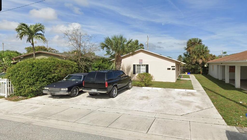 940 W 36th Street 1, Riviera Beach, FL 33404