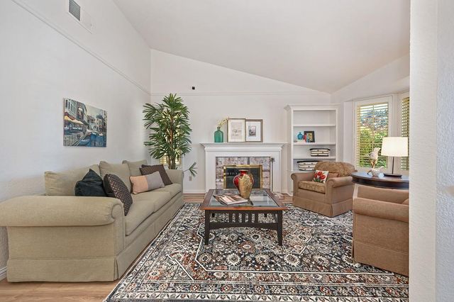 152 Amaya Dr, Folsom, CA 95630