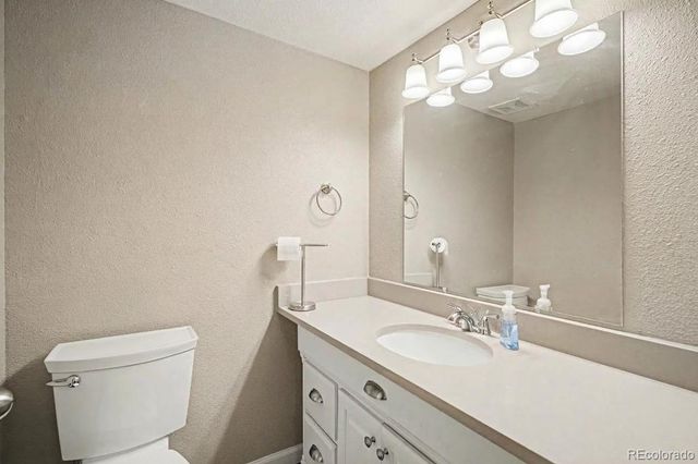 2904 S Scranton Street, Aurora, CO 80014