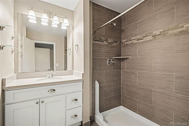 2904 S Scranton Street, Aurora, CO 80014