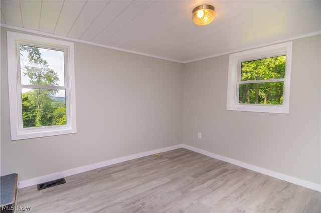 57087 Ferryview Road, Martins Ferry, OH 43935
