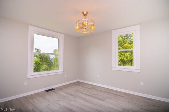 57087 Ferryview Road, Martins Ferry, OH 43935
